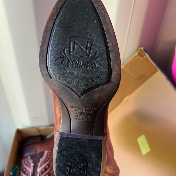 Noble Size 7 cowboy boots - Picture 3 of 3